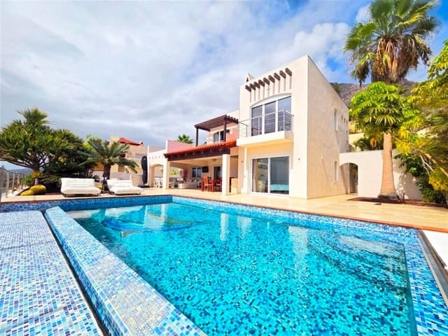 4 slaapkamer Villa te koop in Santa Cruz de Tenerife - € 2.050.000 (Ref: 10077514)