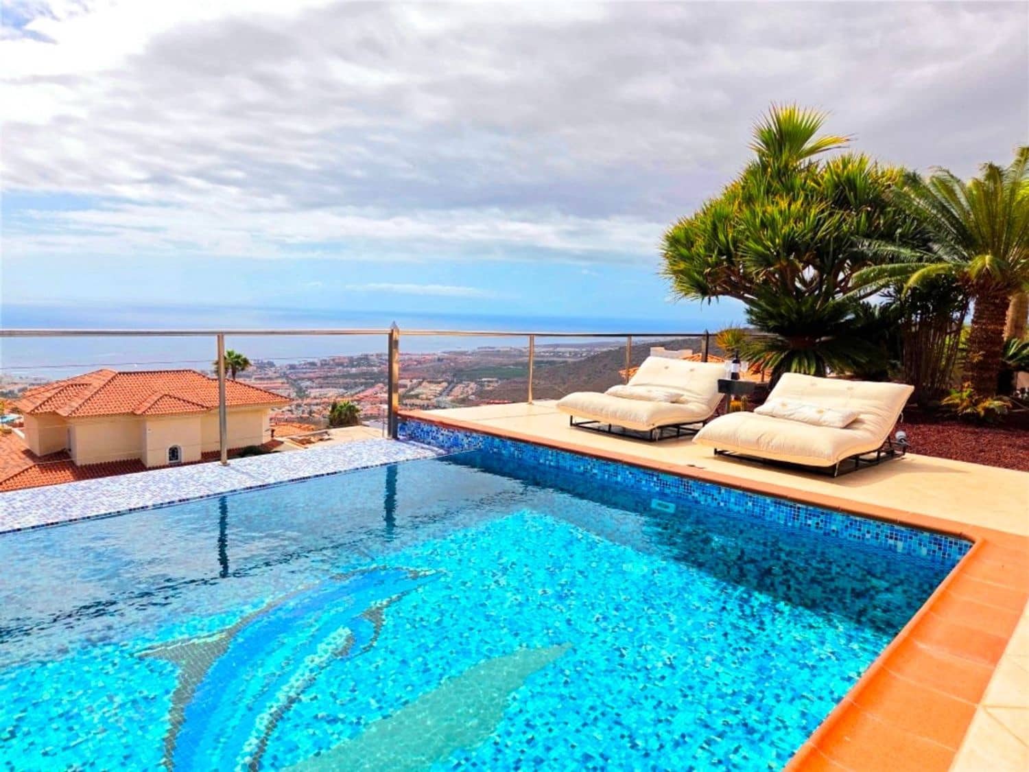 4 slaapkamer Villa te koop in Santa Cruz de Tenerife met zwembad garage - € 2.050.000 (Ref: 10077514)