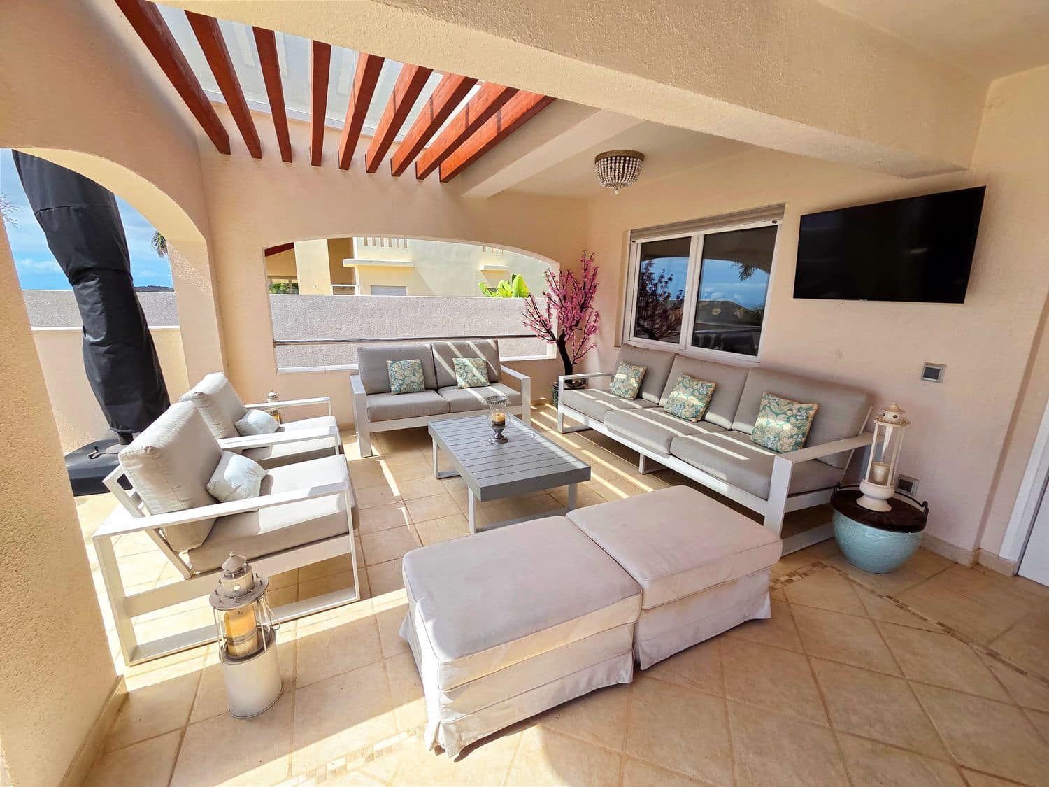 4 bedroom Villa for sale in Costa Adeje with pool garage - € 2,050,000 (Ref: 10077514)