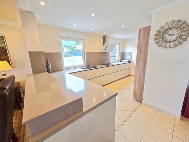 4 slaapkamer Villa te koop in Torviscas Centro y Alto, Adeje met zwembad garage - € 2.050.000 (Ref: 10077514)
