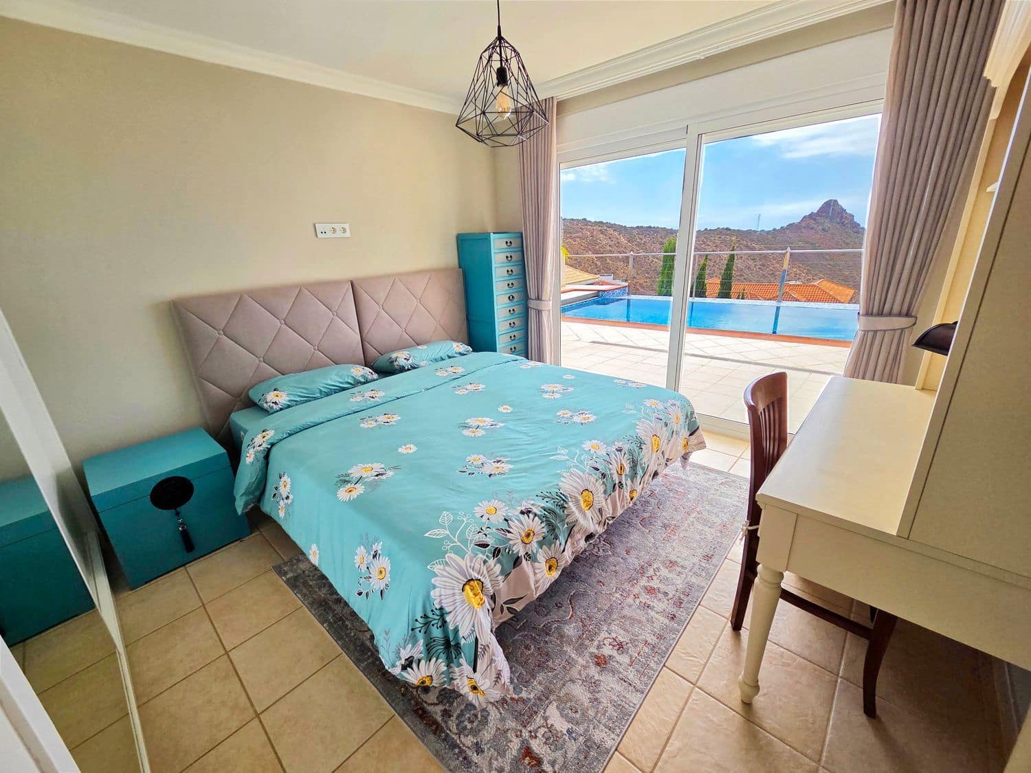 4 bedroom Villa for sale in Costa Adeje with pool garage - € 2,050,000 (Ref: 10077514)