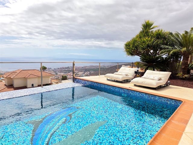 4 slaapkamer Villa te koop in Torviscas Centro y Alto, Adeje met zwembad garage - € 2.050.000 (Ref: 10077514)