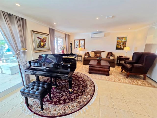4 slaapkamer Villa te koop in Torviscas Centro y Alto, Adeje met zwembad garage - € 2.050.000 (Ref: 10077514)