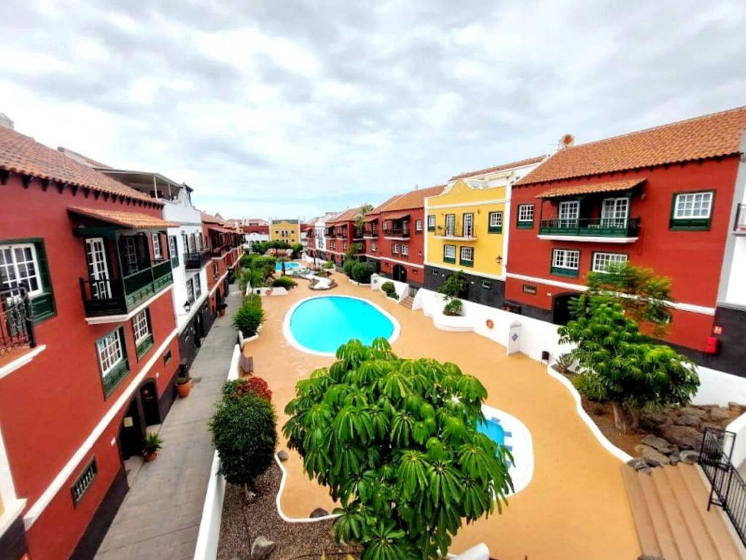 5 soveværelse Byhus til salg i Adeje med swimmingpool - € 515.000 (Ref: 7918445)