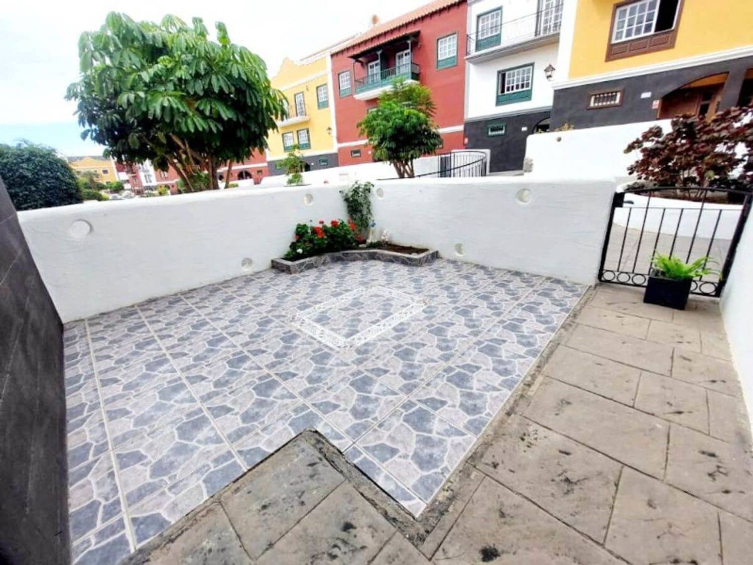 5 bedroom Townhouse for sale in Adeje with pool - € 515,000 (Ref: 7918445)