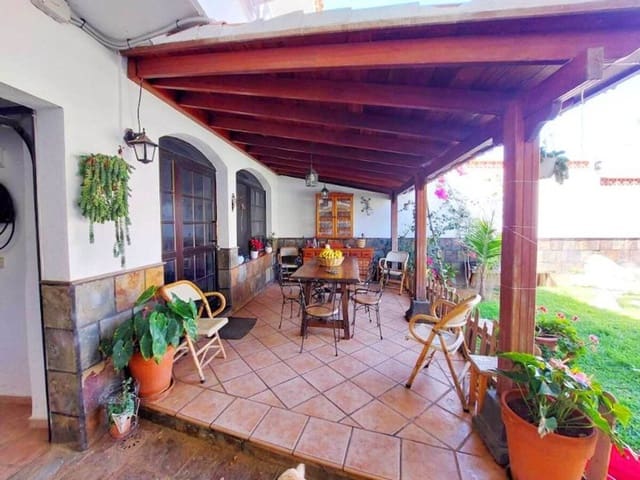 11 chambre Finca/Maison de Campagne à vendre à Santiago del Teide avec piscine garage - 1 785 000 € (Ref: 8313427)