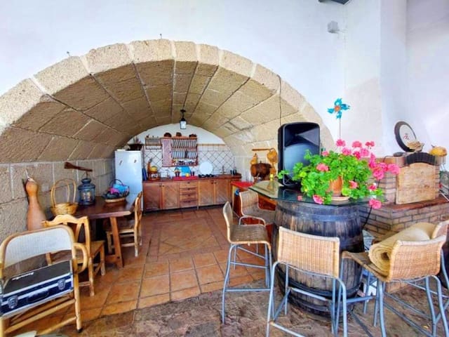 11 chambre Finca/Maison de Campagne à vendre à Santiago del Teide avec piscine garage - 1 785 000 € (Ref: 8313427)