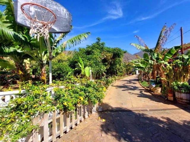 11 chambre Finca/Maison de Campagne à vendre à Santiago del Teide avec piscine garage - 1 785 000 € (Ref: 8313427)