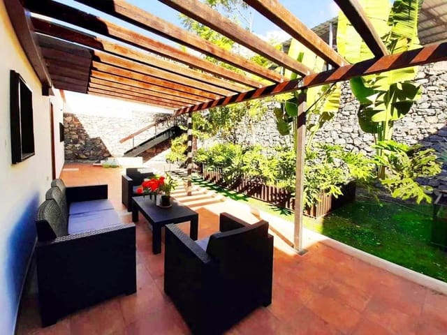 4 soveværelse Villa til salg i Guía de Isora med garage - € 1.495.000 (Ref: 8420798)