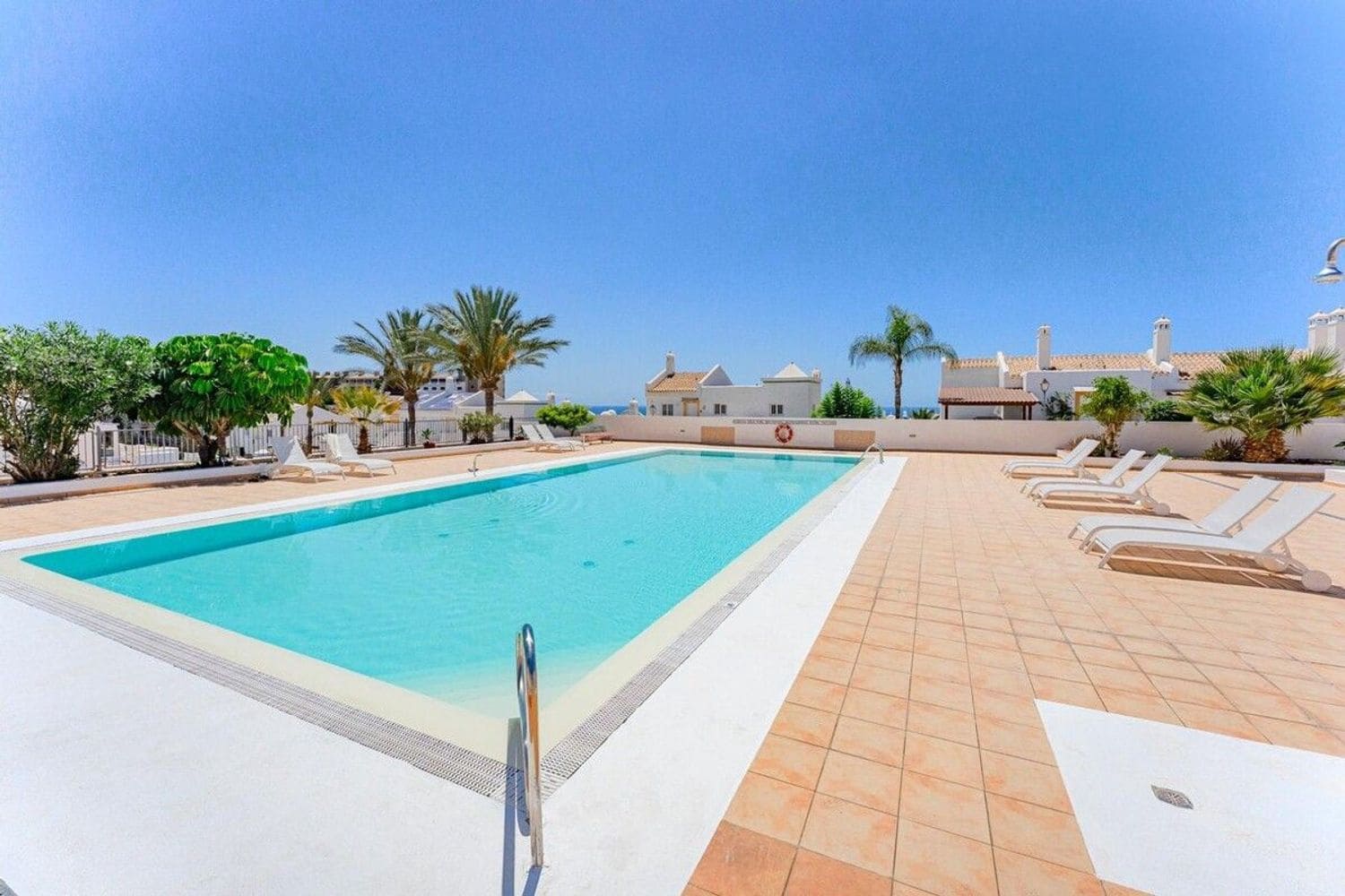 1 sypialnia Apartament na sprzedaż w Playa Paraiso z basenem garażem - 289 000 € (Ref: 9226116)