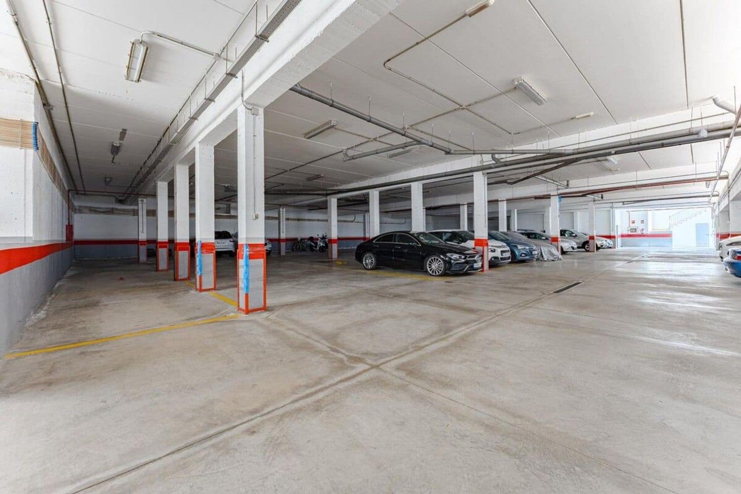 1 sypialnia Apartament na sprzedaż w Playa Paraiso z basenem garażem - 289 000 € (Ref: 9226116)