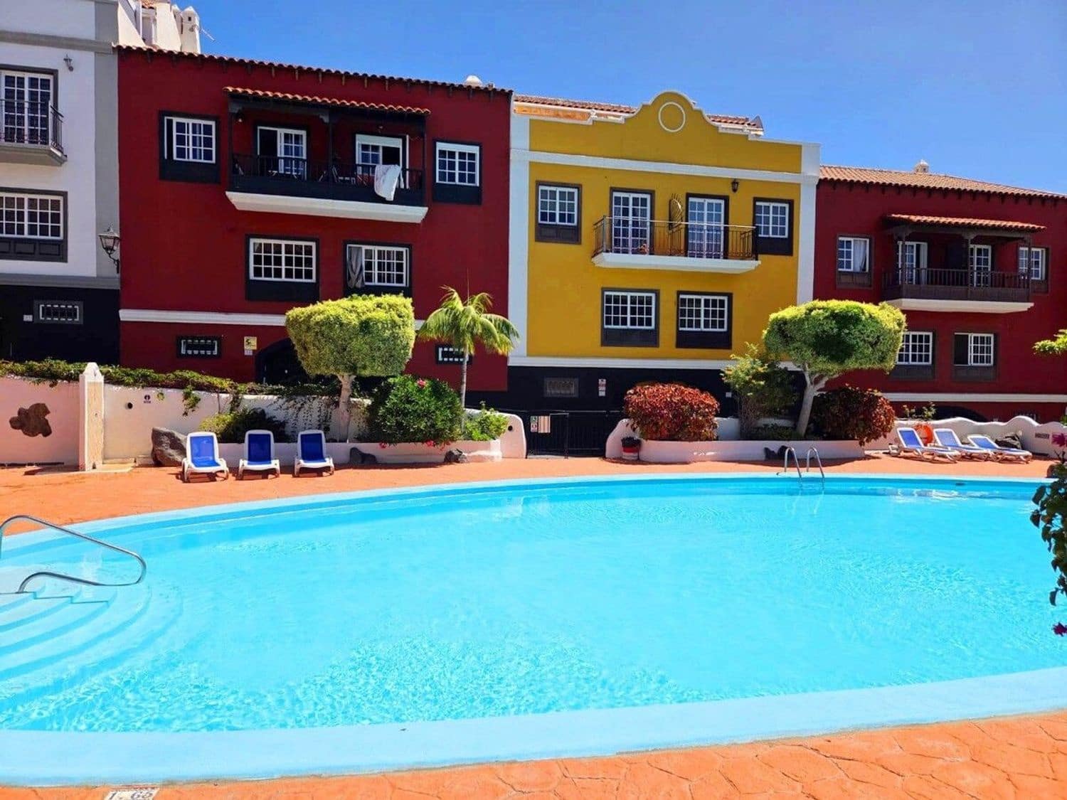 4 bedroom Townhouse for sale in Adeje with pool garage - € 495,000 (Ref: 9235912)
