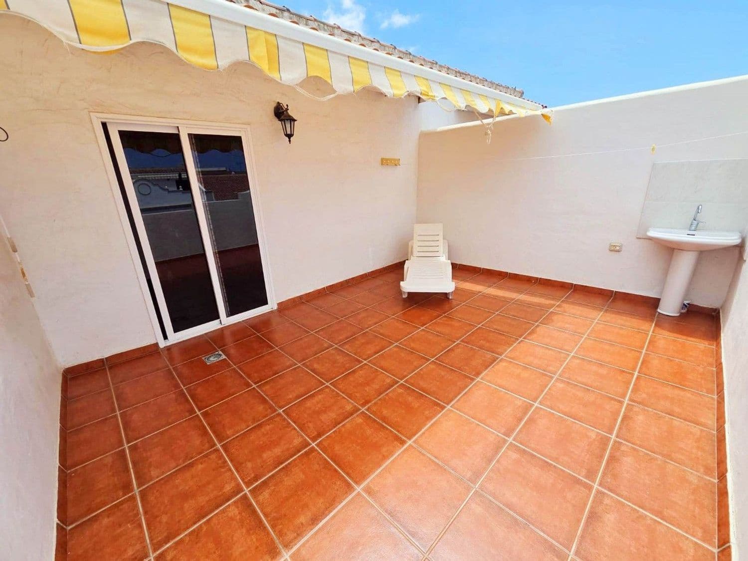 4 bedroom Townhouse for sale in Adeje with pool garage - € 495,000 (Ref: 9235912)