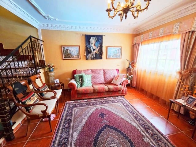 4 soverom Hus til salgs i Casco Urbano, Adeje med svømmebasseng garasje - € 495 000 (Ref: 9235912)