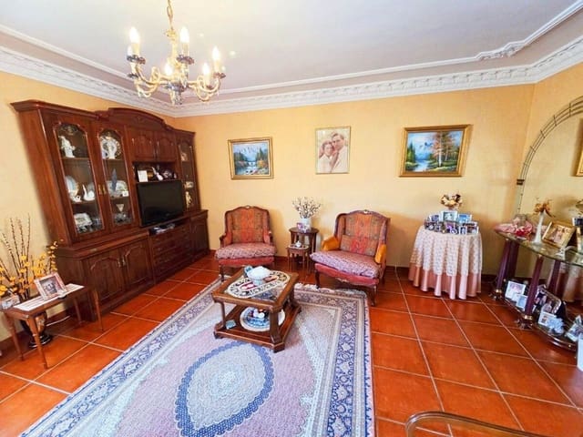 4 soverom Hus til salgs i Casco Urbano, Adeje med svømmebasseng garasje - € 495 000 (Ref: 9235912)