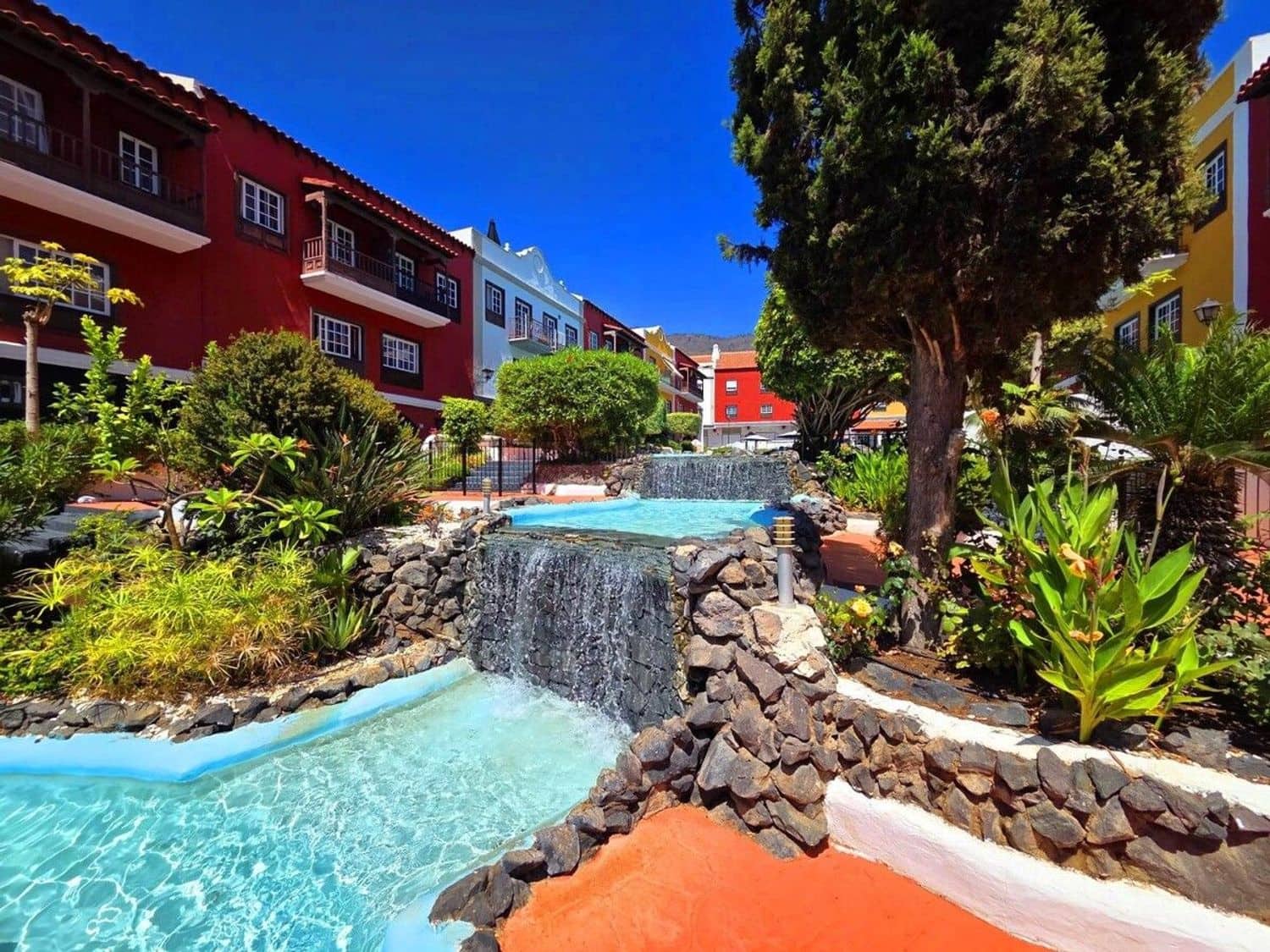 4 bedroom Townhouse for sale in Adeje with pool garage - € 495,000 (Ref: 9235912)