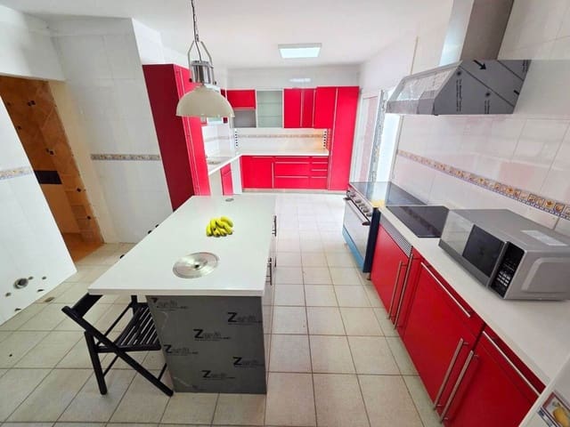 3 slaapkamer Villa te koop in Tacoronte met garage - € 469.000 (Ref: 9264007)