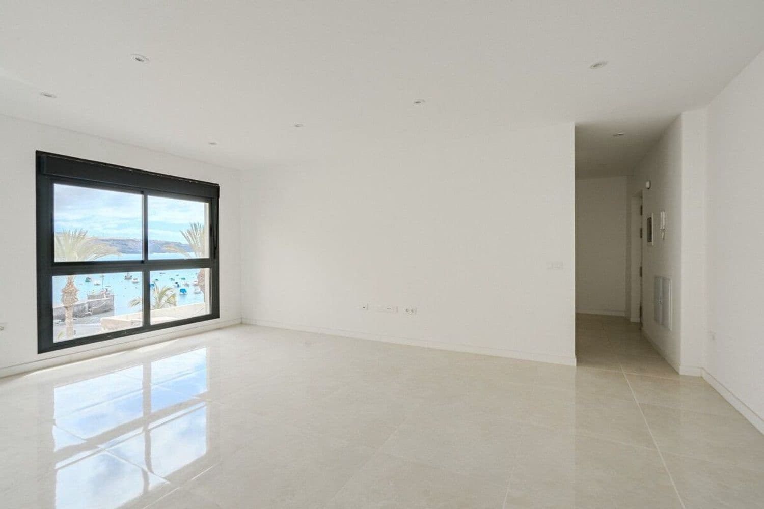 2 bedroom Apartment for sale in Playa San Juan with garage - € 290,000 (Ref: 9294144)