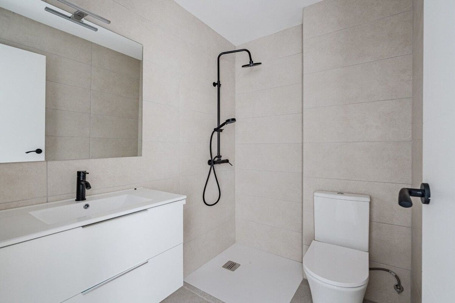 2 bedroom Apartment for sale in Playa San Juan with garage - € 290,000 (Ref: 9294144)