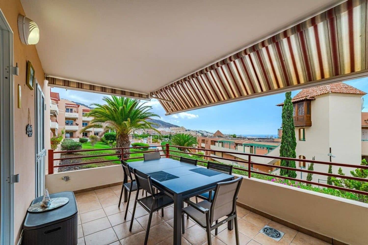 3 soverom Leilighet til salgs i Costa Adeje med svømmebasseng garasje - € 499 000 (Ref: 9335641)