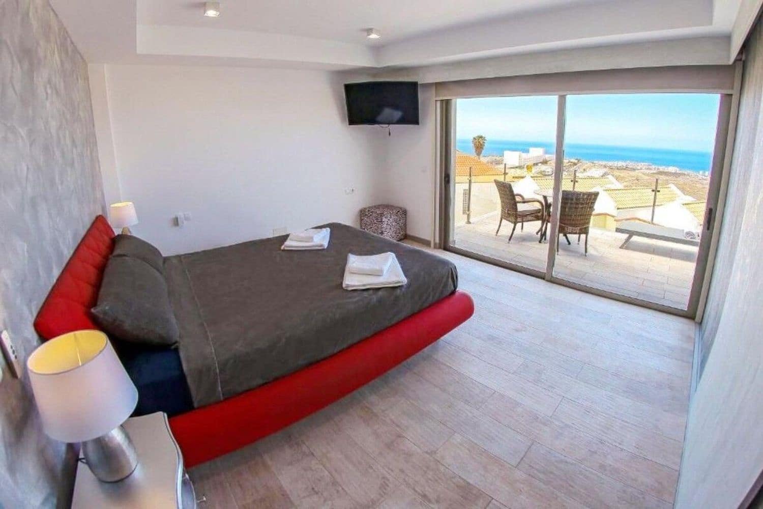 4 soveværelse Villa til salg i Chayofa med swimmingpool garage - € 930.000 (Ref: 9343094)