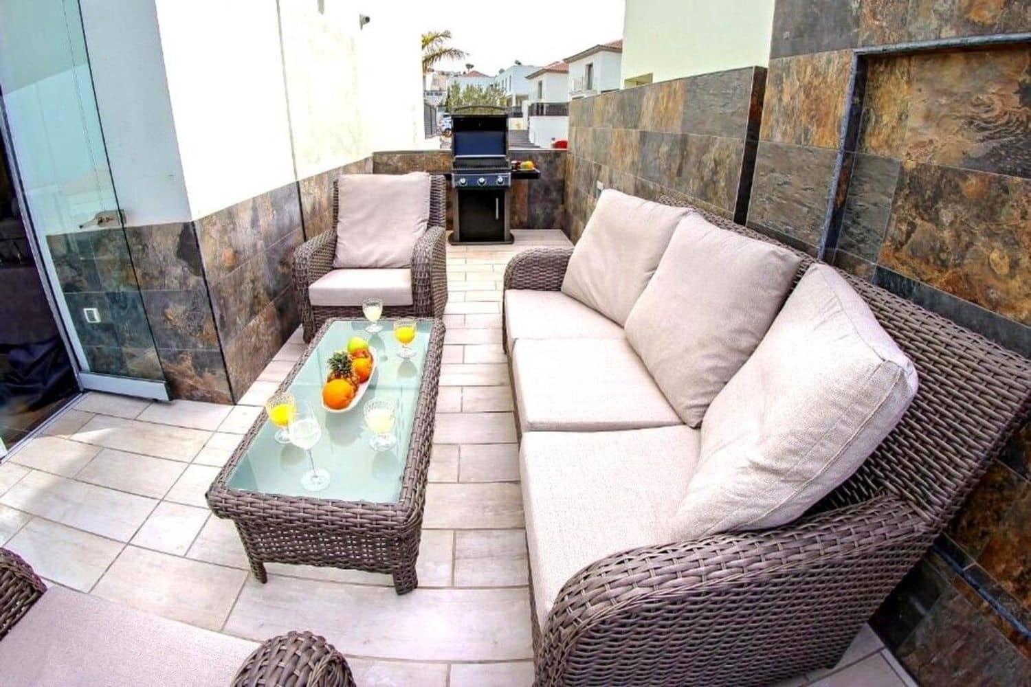 4 soveværelse Villa til salg i Chayofa med swimmingpool garage - € 930.000 (Ref: 9343094)