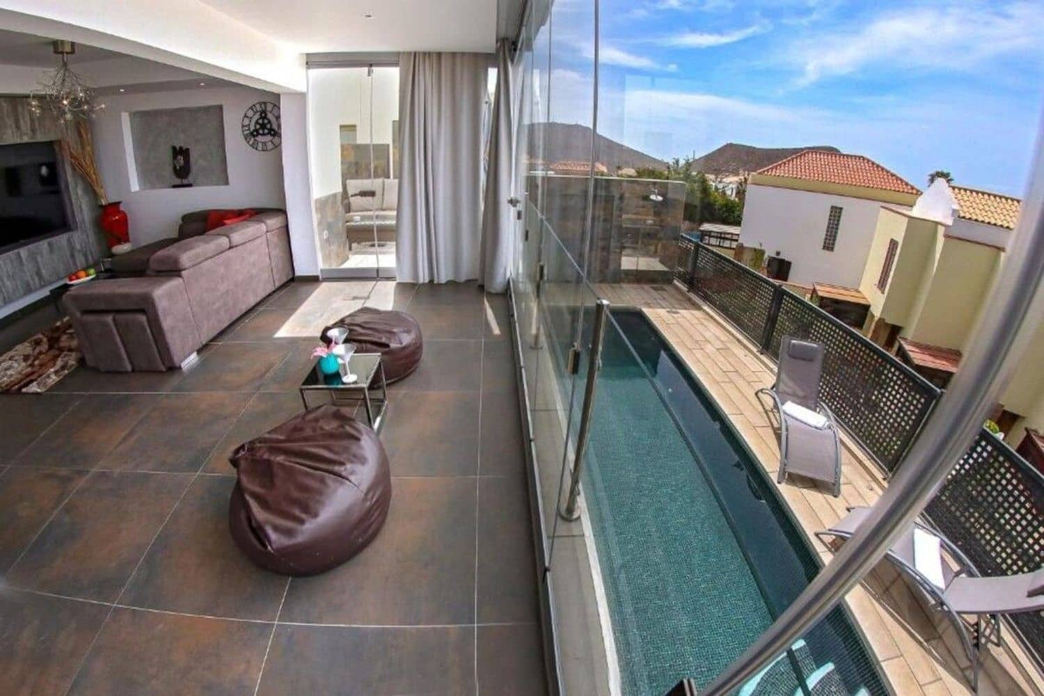 4 soveværelse Villa til salg i Chayofa med swimmingpool garage - € 930.000 (Ref: 9343094)