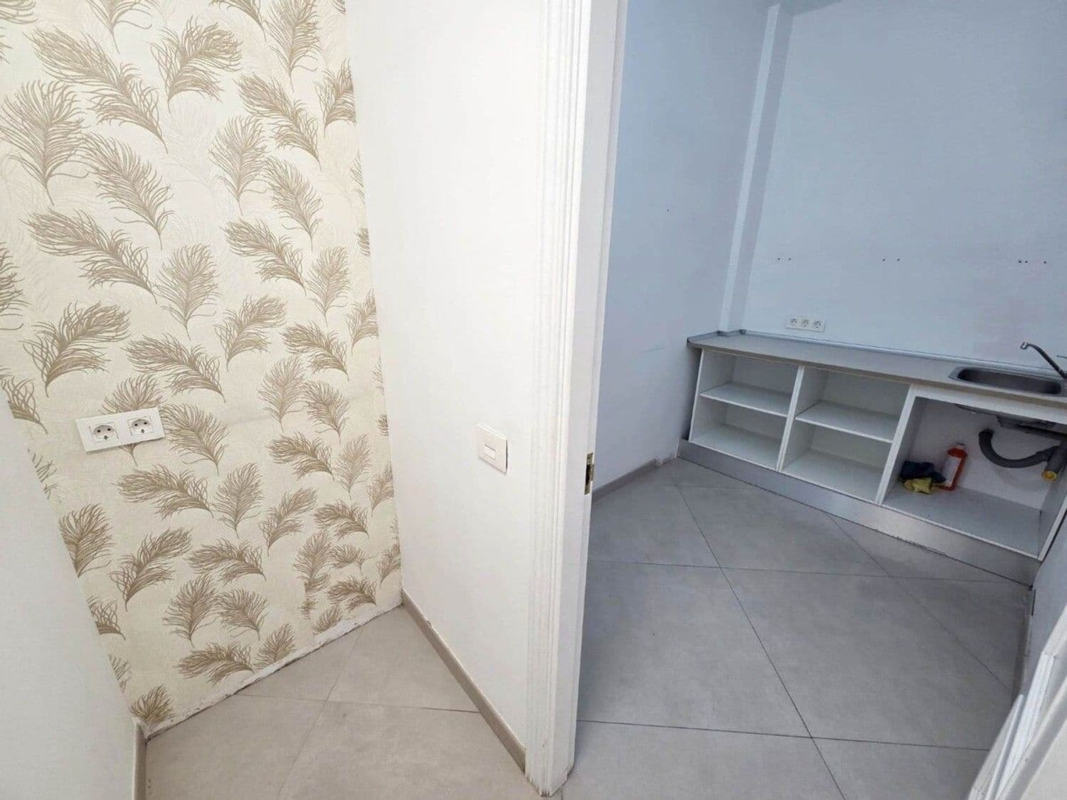 Komercyjne na sprzedaż w Adeje - 130 000 € (Ref: 9343095)