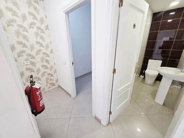 Erhverv til salg i Casco Urbano, Adeje - € 130.000 (Ref: 9343095)