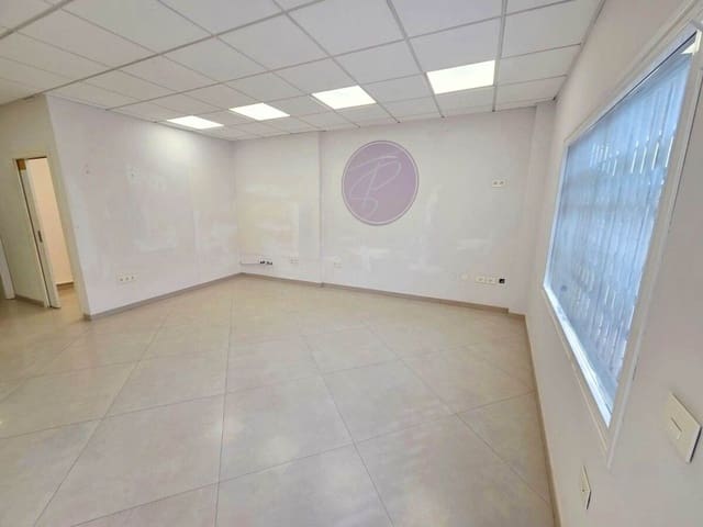 Erhverv til salg i Casco Urbano, Adeje - € 130.000 (Ref: 9343095)