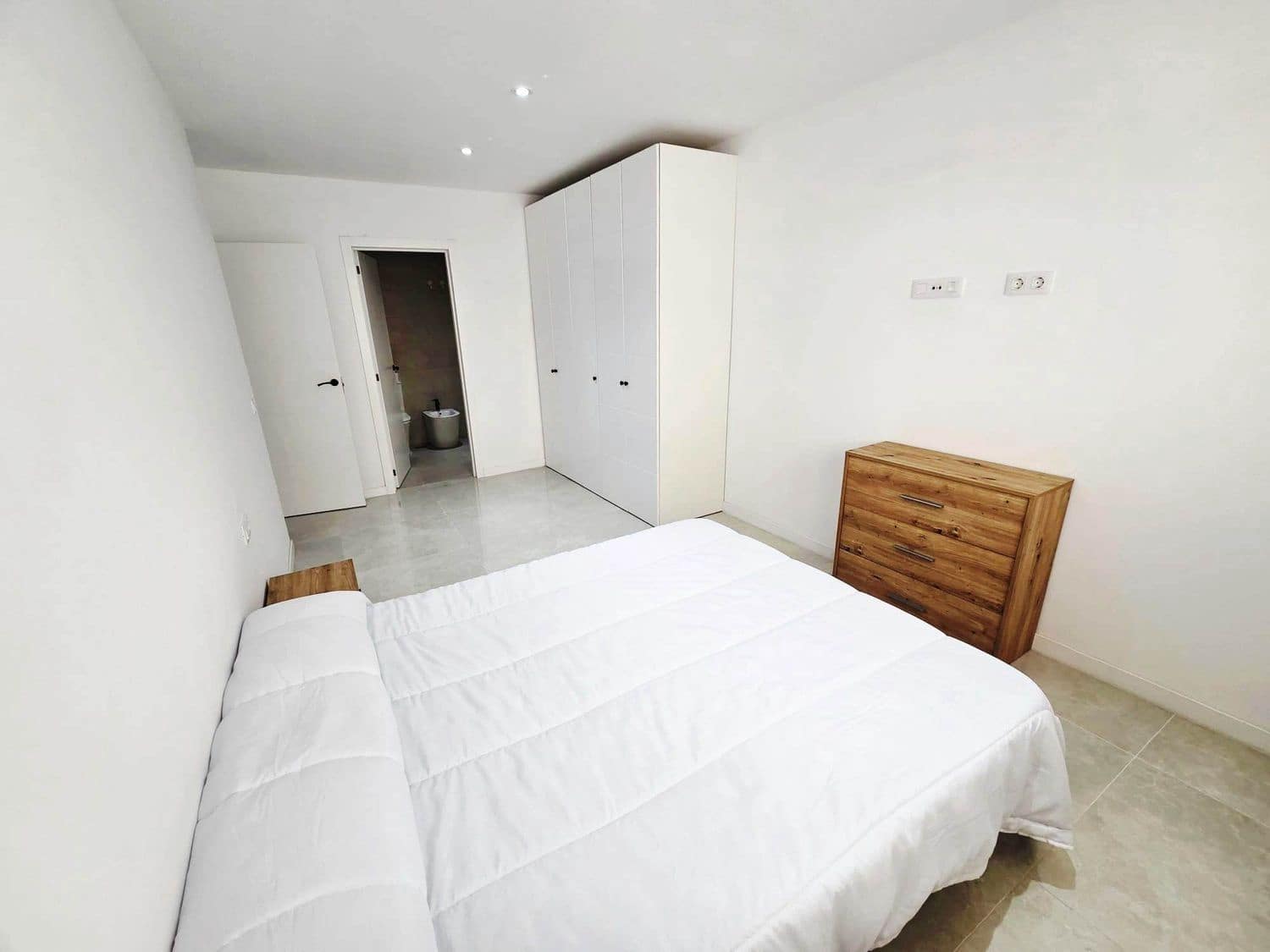 2 bedroom Apartment for rent in Los Alcazares with garage - € 1,500 (Ref: 9501857)