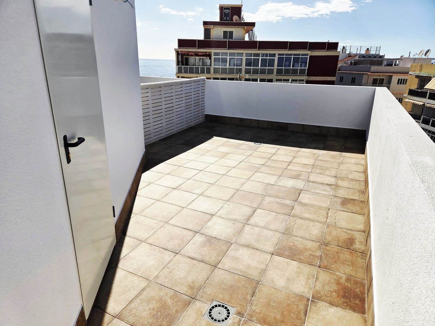 2 bedroom Apartment for rent in Los Alcazares with garage - € 1,500 (Ref: 9501857)