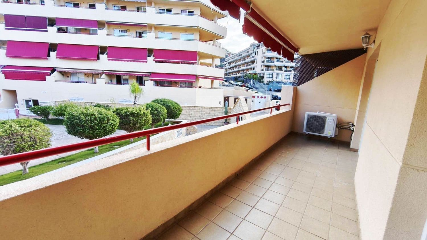 1 sypialnia Apartament do wynajęcia w Puerto Santiago z basenem garażem - 940 € (Ref: 9529243)