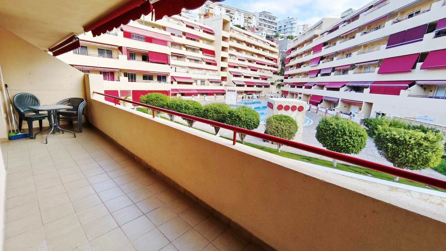 1 sypialnia Apartament do wynajęcia w Puerto Santiago z basenem garażem - 940 € (Ref: 9529243)