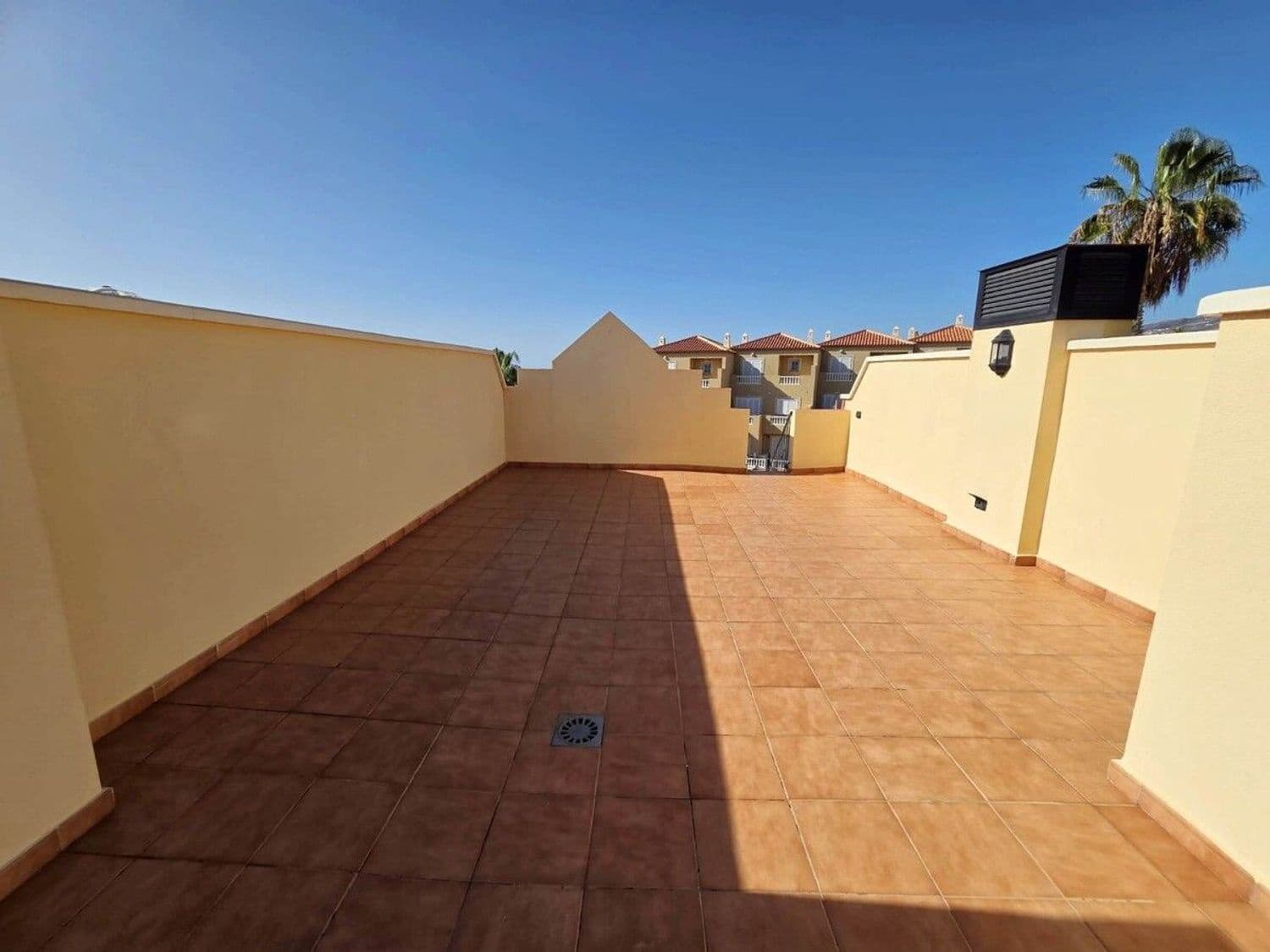 1 soverom Leilighet til salgs i Adeje med svømmebasseng garasje - € 410 000 (Ref: 9533211)