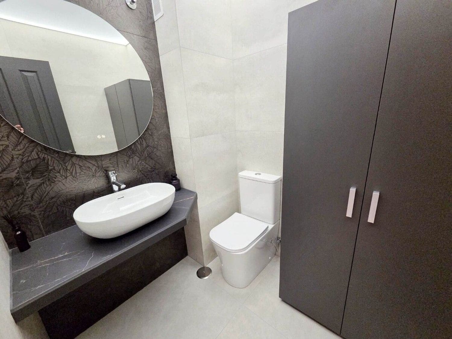 4 makuuhuone Omakotitalo myytävänä paikassa Adeje mukana uima-altaan 
autotalli - 585 000 € (Ref: 9570325)