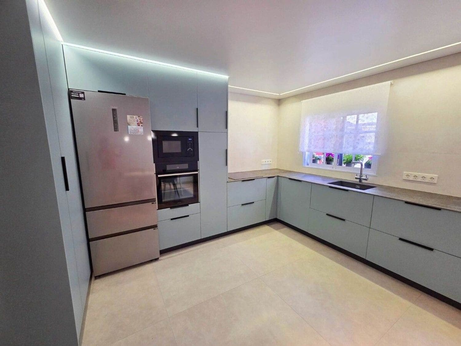 4 makuuhuone Omakotitalo myytävänä paikassa Adeje mukana uima-altaan 
autotalli - 585 000 € (Ref: 9570325)