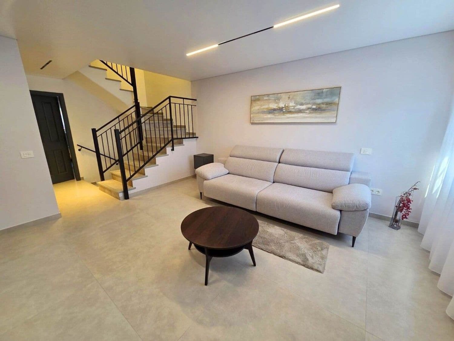 4 makuuhuone Omakotitalo myytävänä paikassa Adeje mukana uima-altaan 
autotalli - 585 000 € (Ref: 9570325)