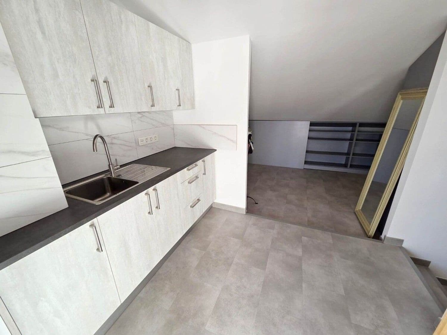 4 makuuhuone Omakotitalo myytävänä paikassa Adeje mukana uima-altaan 
autotalli - 585 000 € (Ref: 9570325)