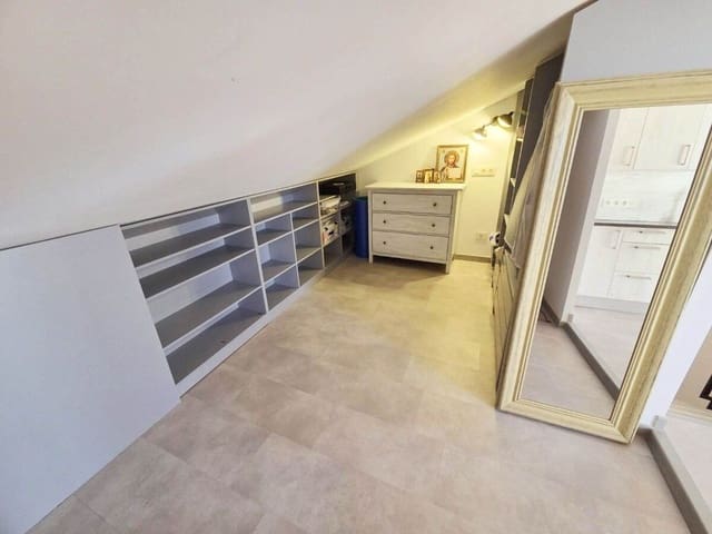 4 makuuhuone Omakotitalo myytävänä paikassa Casco Urbano, Adeje mukana uima-altaan 
autotalli - 585 000 € (Ref: 9570325)