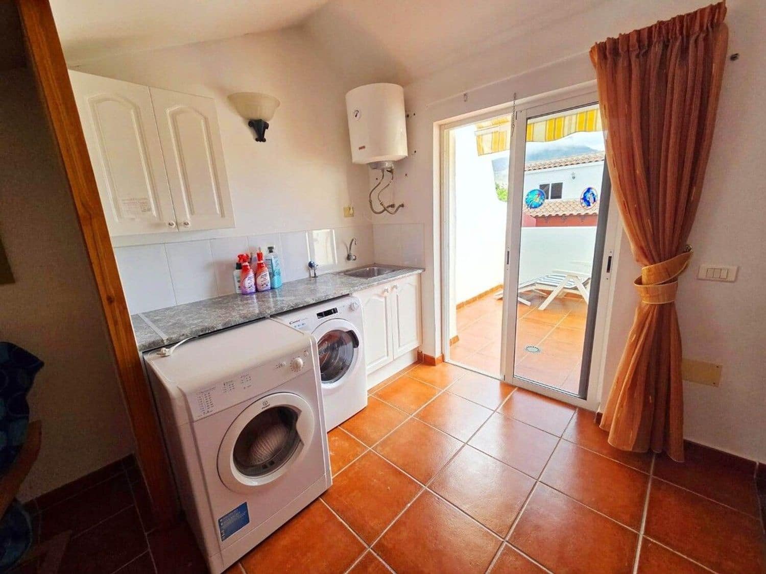 4 bedroom Townhouse for sale in Adeje with pool garage - € 389,000 (Ref: 9700368)