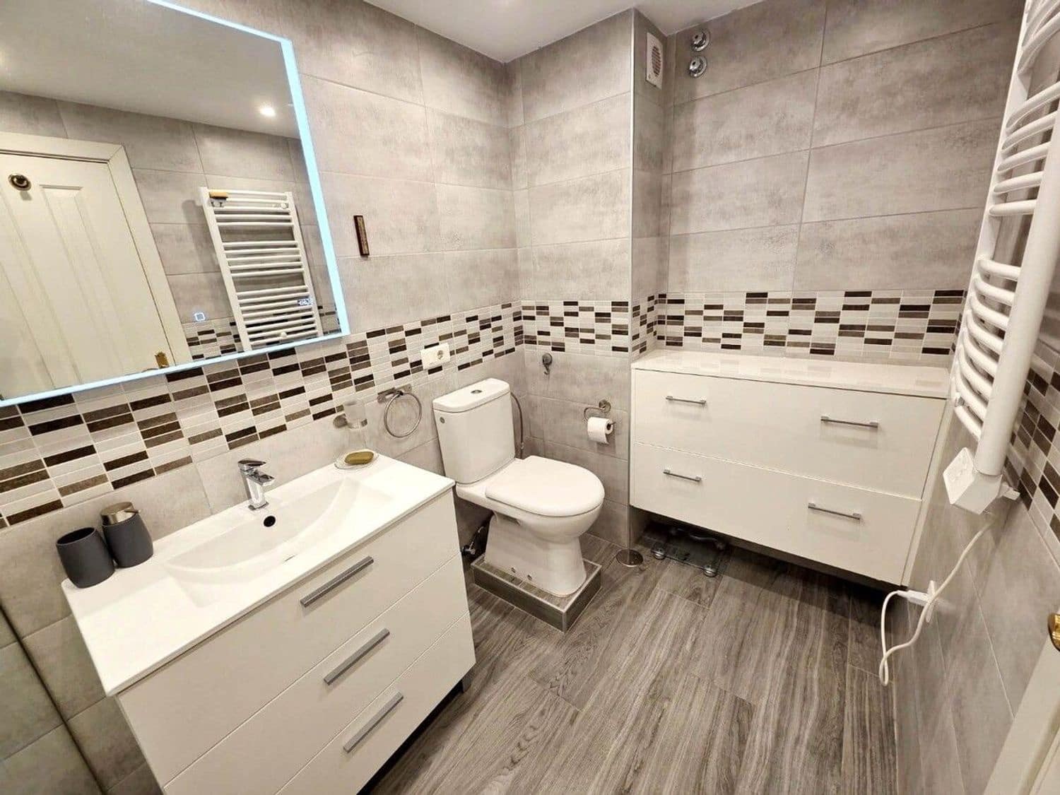 4 bedroom Townhouse for sale in Adeje with pool garage - € 389,000 (Ref: 9700368)