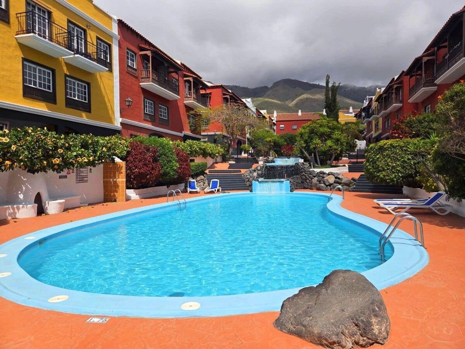 4 bedroom Townhouse for sale in Adeje with pool garage - € 389,000 (Ref: 9700368)