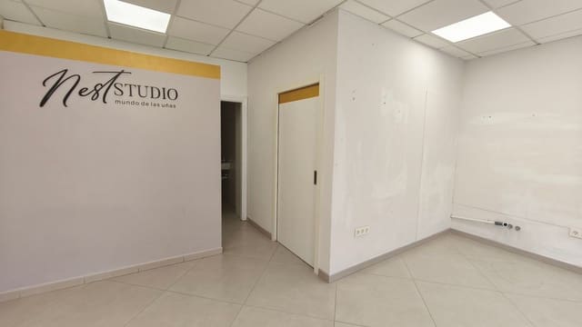 Commercieel te huur in Casco Urbano, Adeje - € 850 (Ref: 9790064)