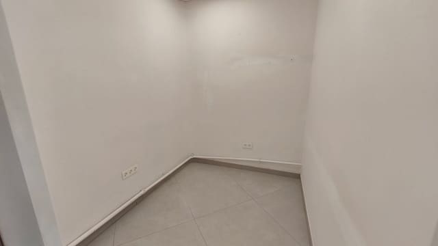 Commercieel te huur in Casco Urbano, Adeje - € 850 (Ref: 9790064)
