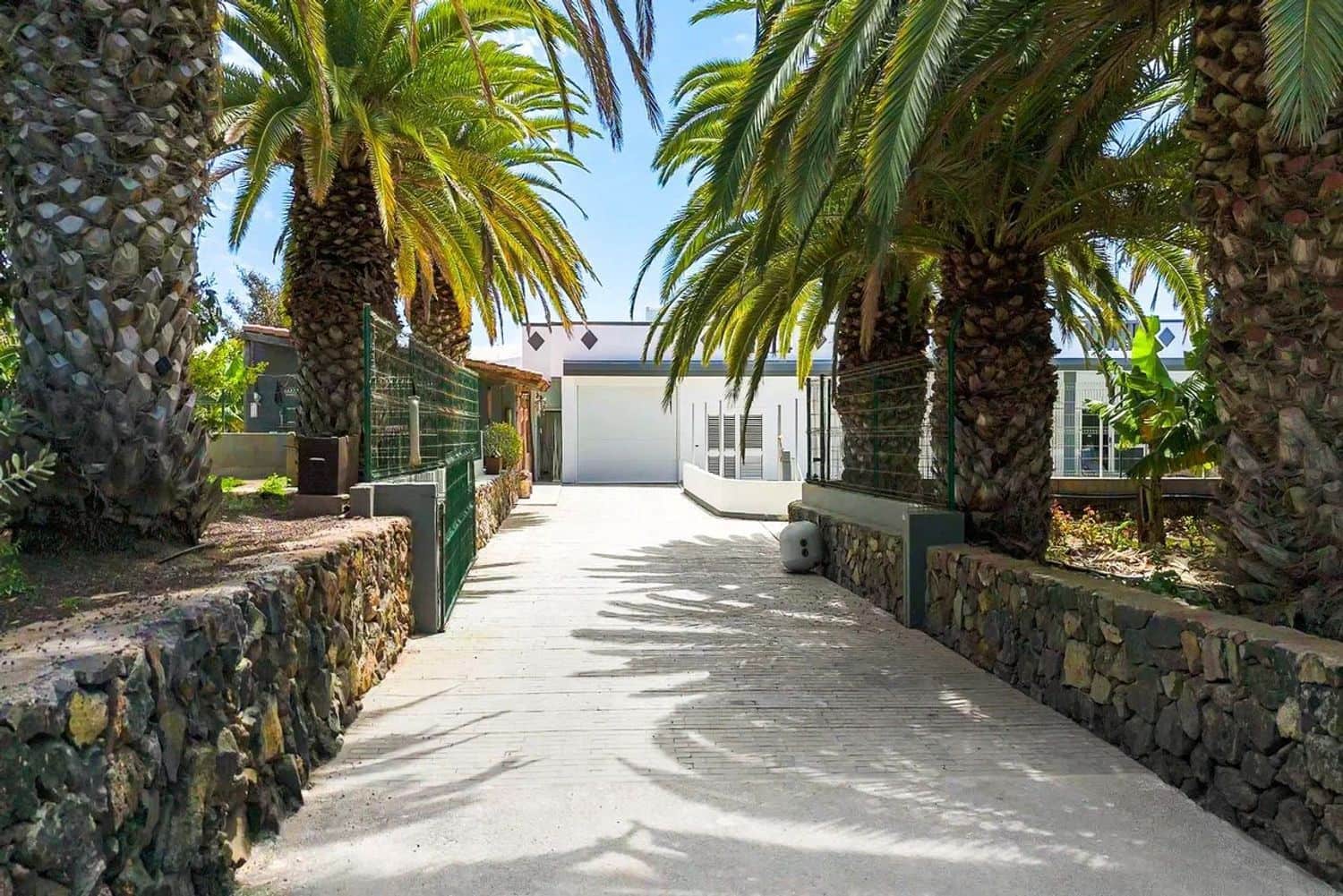 Finca/Casa Rural de 7 habitaciones en Arona en venta con piscina garaje - 1.880.000 € (Ref: 9806083)