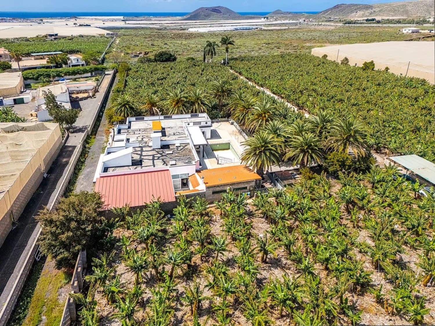 Finca/Casa Rural de 7 habitaciones en Arona en venta con piscina garaje - 1.880.000 € (Ref: 9806083)