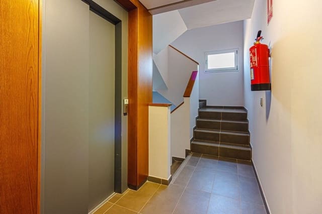 2 sovrum Lägenhet till salu i Santa Cruz de Tenerife med pool garage - 340 000 € (Ref: 9838746)