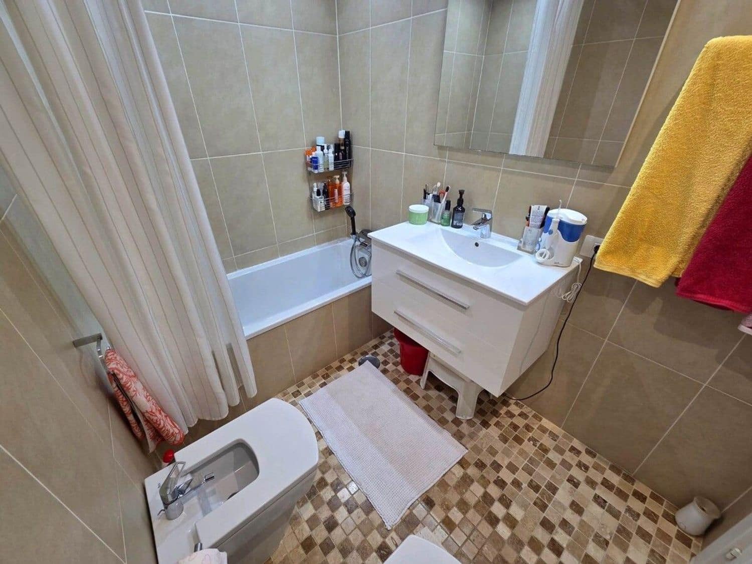 Apartamento de 2 habitaciones en Playa de las Americas en venta con piscina garaje - 630.000 € (Ref: 9877780)