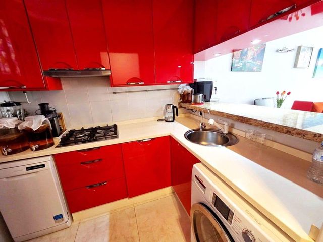 2 soverom Leilighet til salgs i Playa de las Americas, Arona med svømmebasseng garasje - € 630 000 (Ref: 9877780)